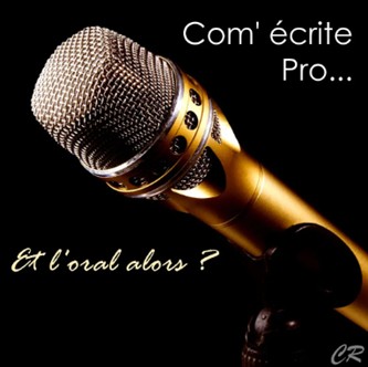 Micro pour un discours Micro doré sur fond noir pour annoncer un discours de séminaire de bien-être au travail